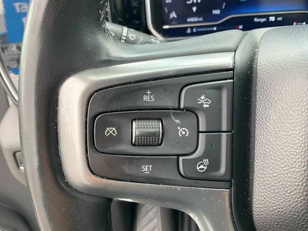 Used 2023 SUMMIT WHITE Chevrolet LT image 27