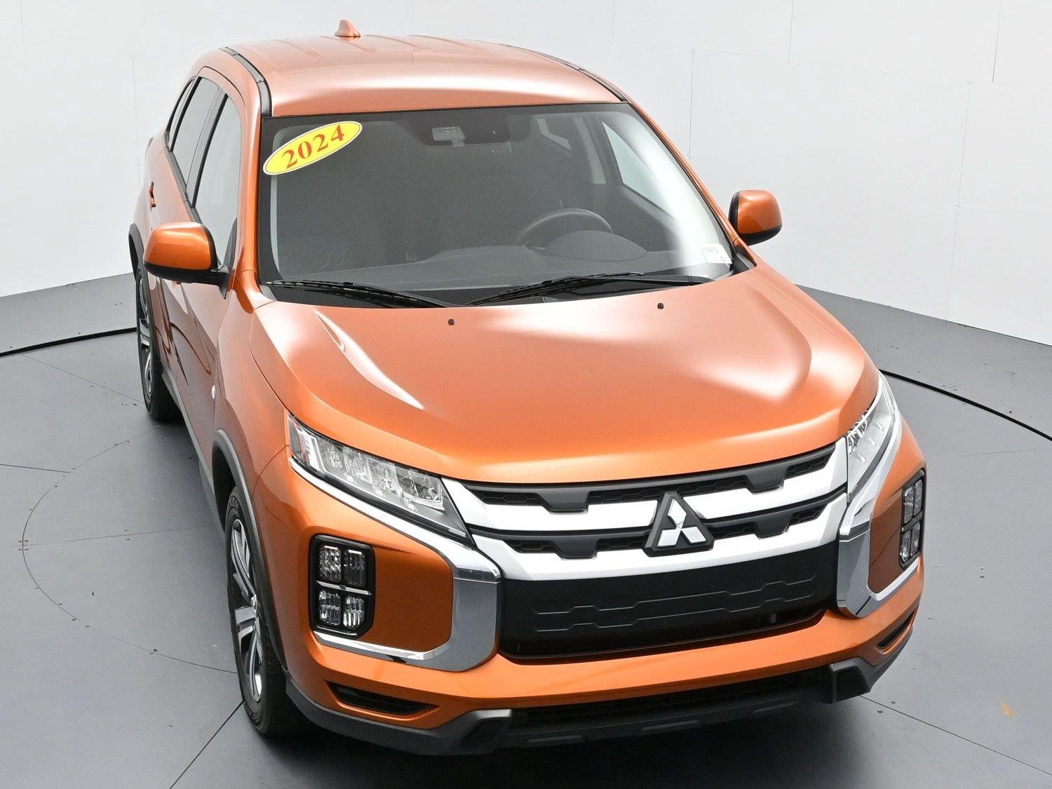 Used 2024 Sunshine Orange Metallic Mitsubishi ES image 35