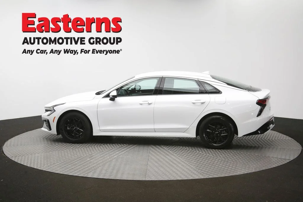 Used 2025 White Kia LXS image 60