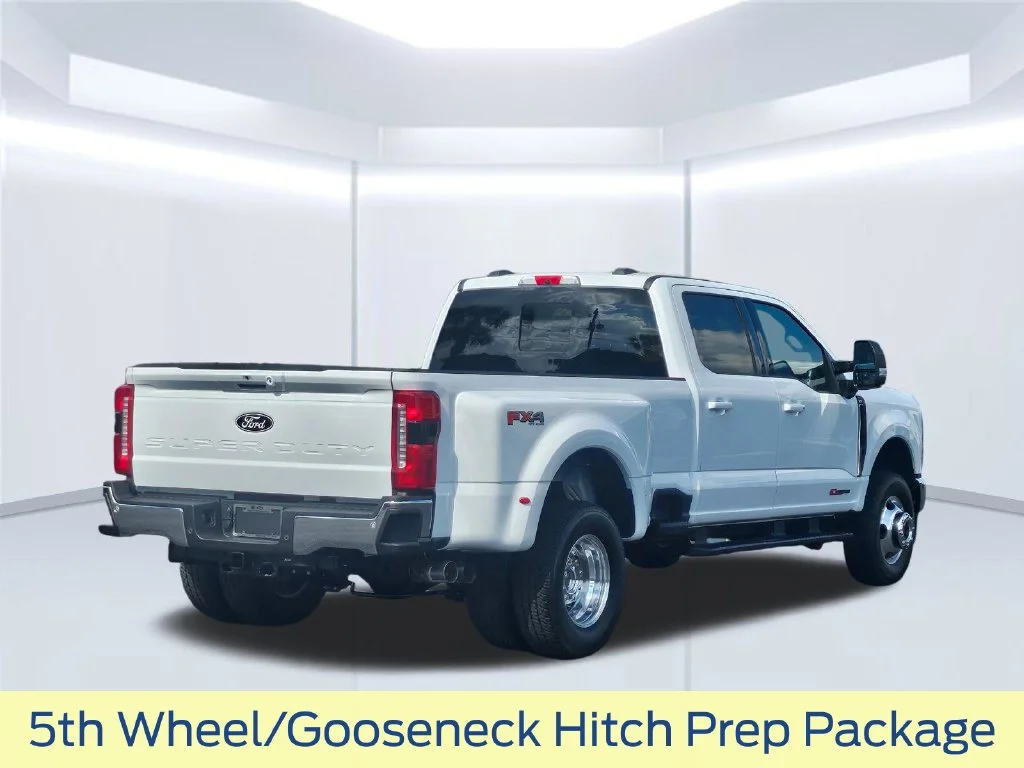 New 2027 Oxford White Ford F-350® XLT image 21