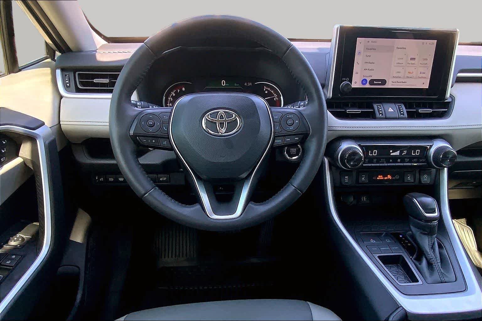 Used 2024 Silver Sky Metallic Toyota XLE Premium image 6