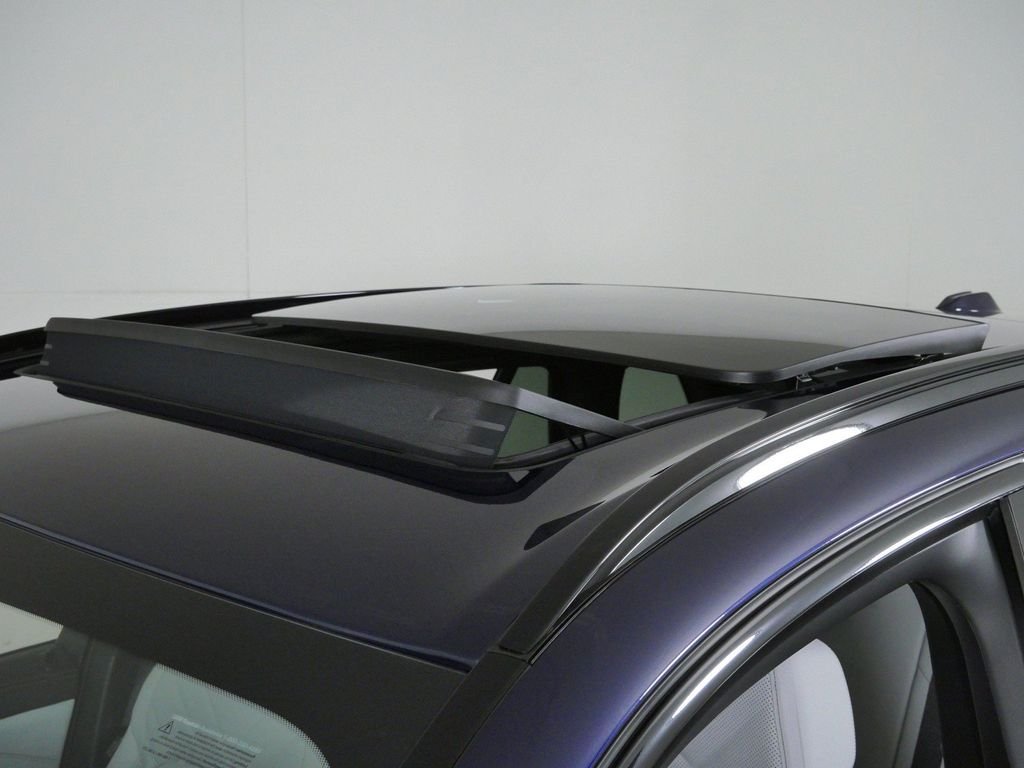 New 2026 Tanzanite Blue II Metallic BMW xDrive40i image 17