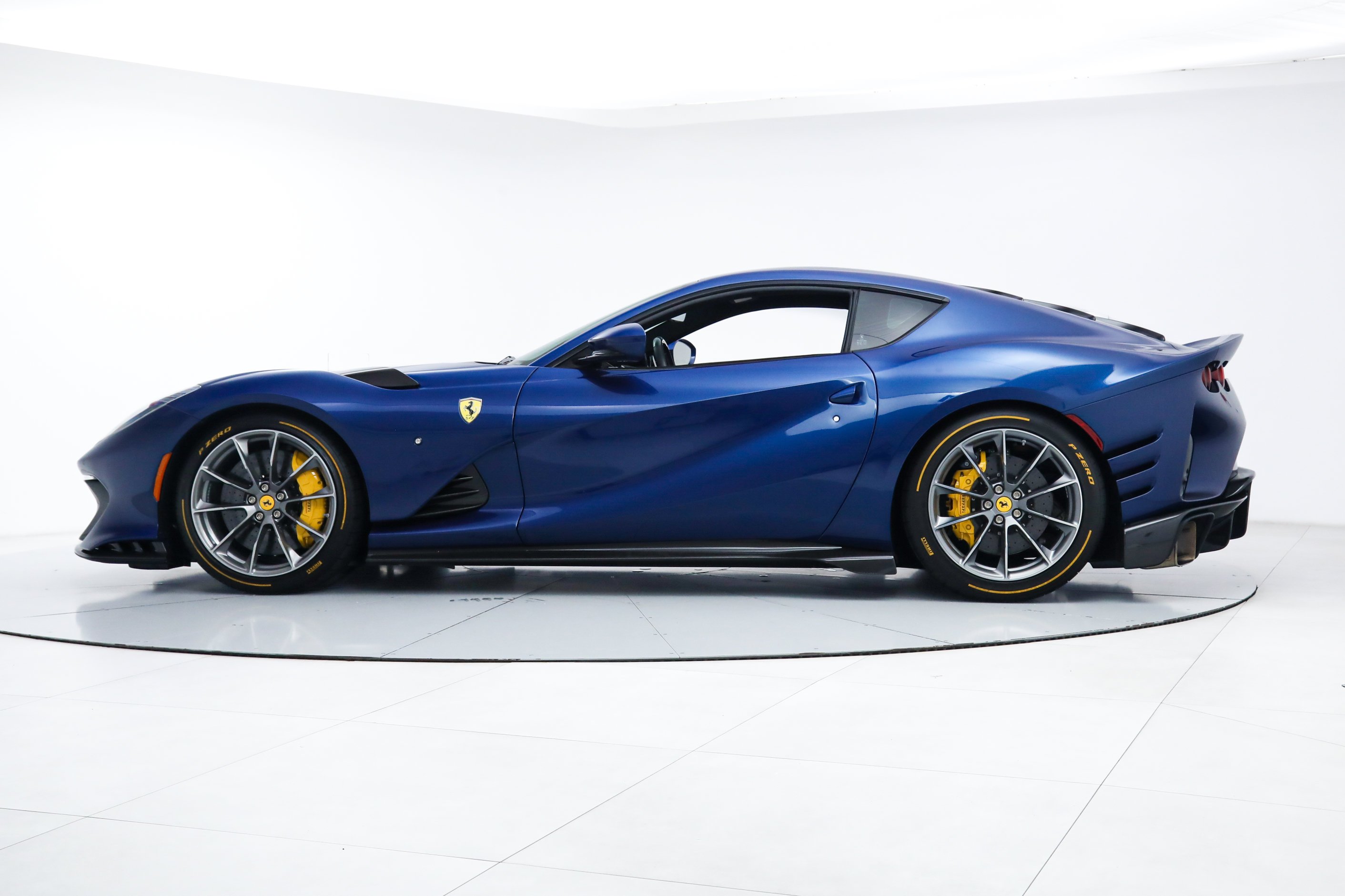 Used 2022 Blue Ferrari  image 4