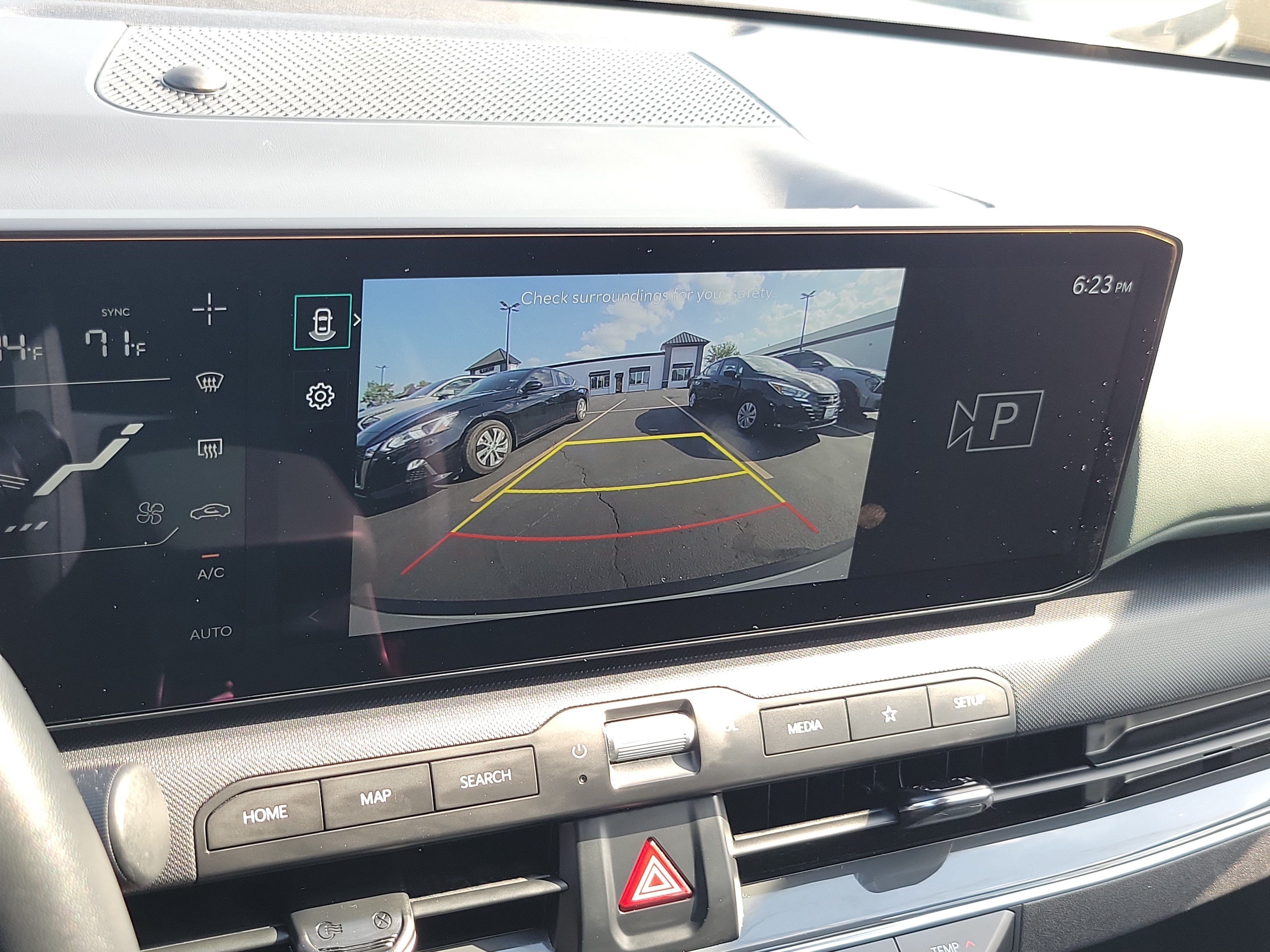 Certified Used 2025 Snow White Pearl Kia EX image 28