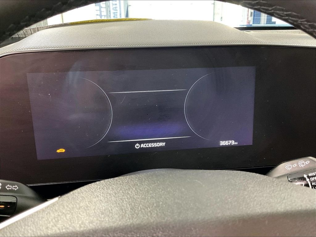 Used 2023 Green Kia Wind image 24