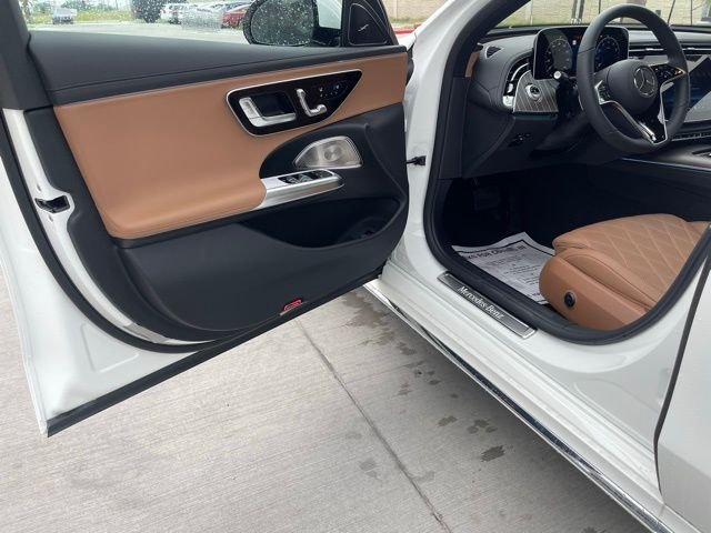 2025 Mercedes-Benz E-Class E350 - Photo 14