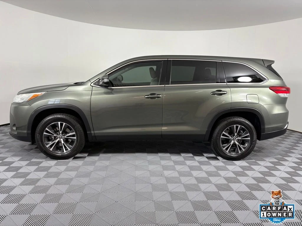Used 2019 Green Toyota LE image 13