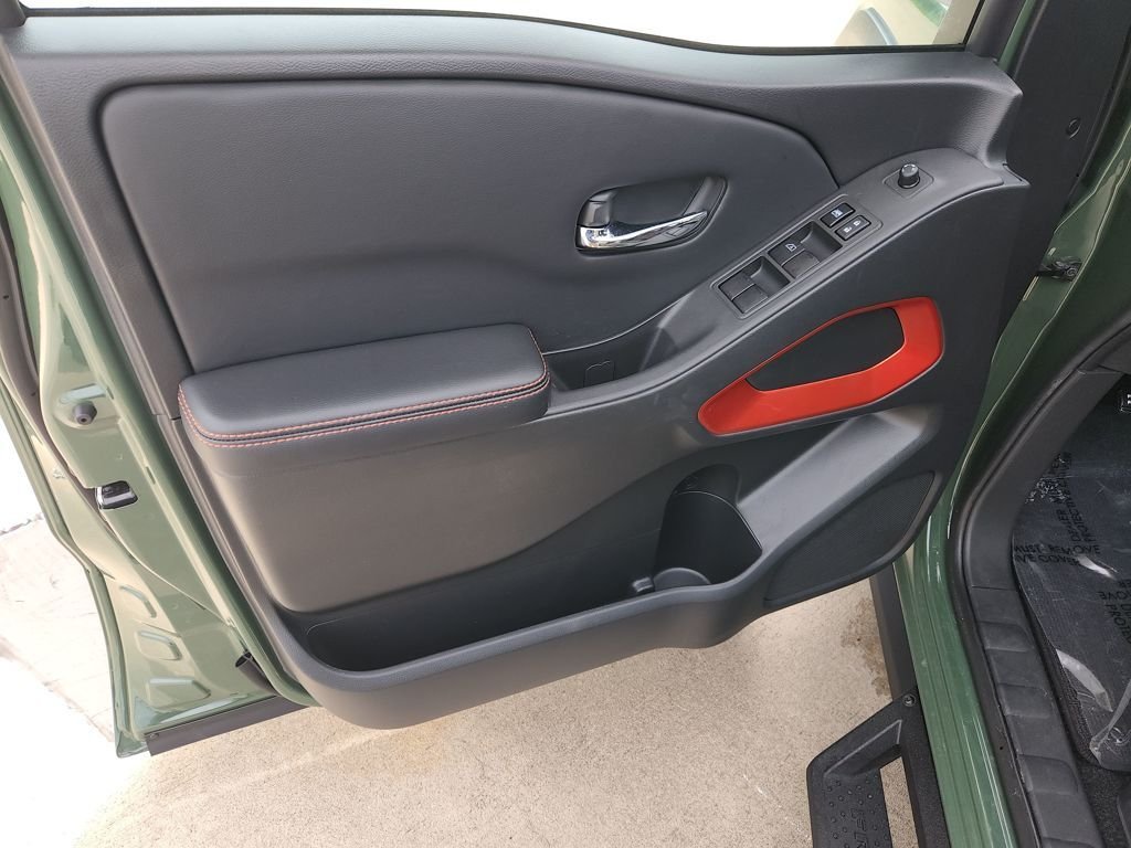 Certified Used 2025 Green Nissan PRO-X image 27