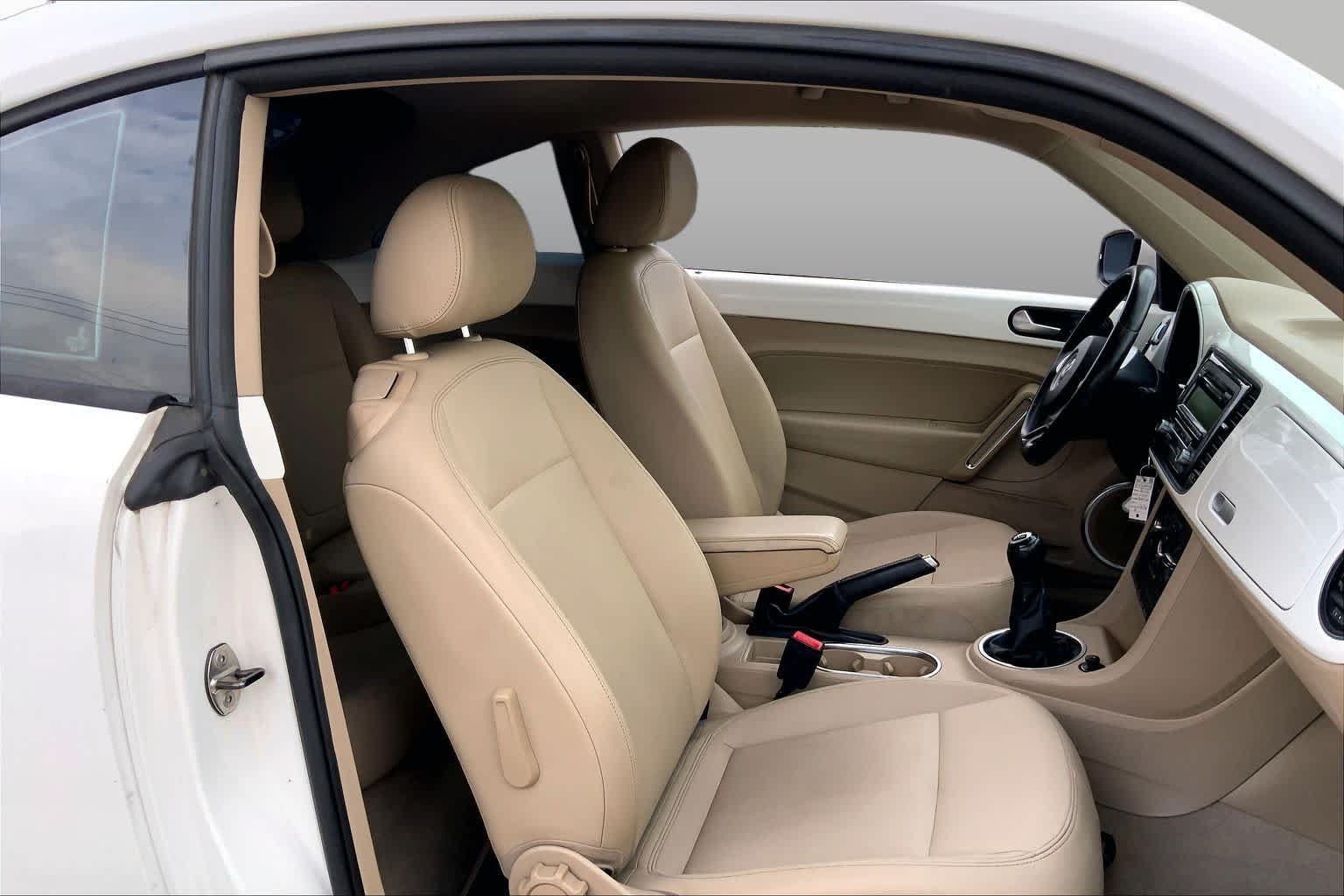 Used 2014 Candy White Volkswagen 2.5L image 8