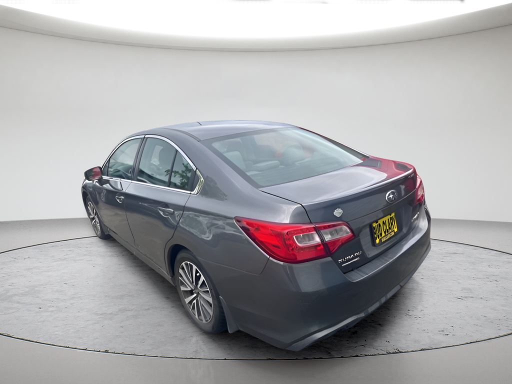 Used 2018 Gray Subaru 2.5i image 3