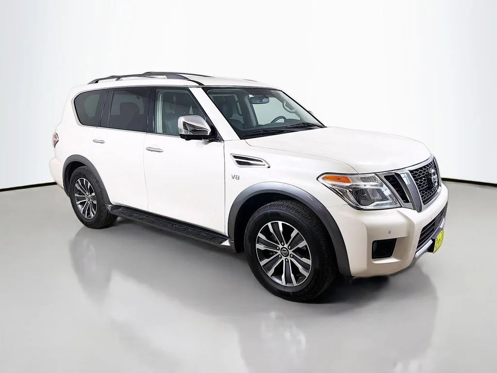 Used 2018 White Nissan SL image 4