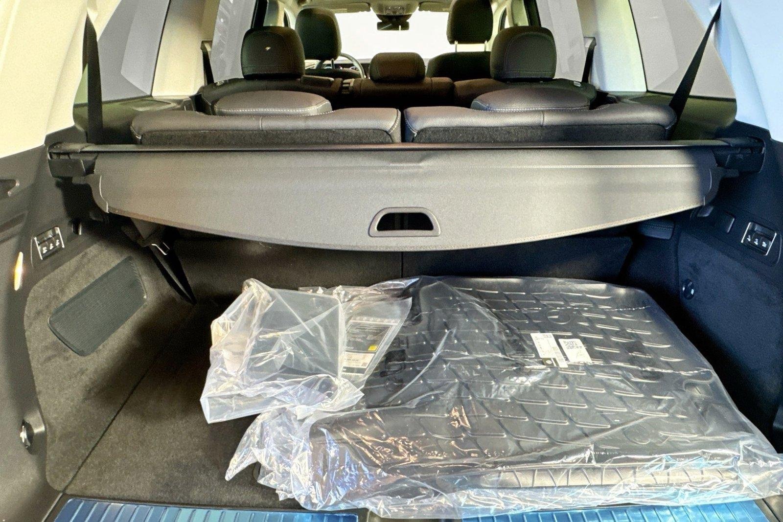 New 2026 Manufaktur Alpine Grey Mercedes-Benz GLS 450 image 24