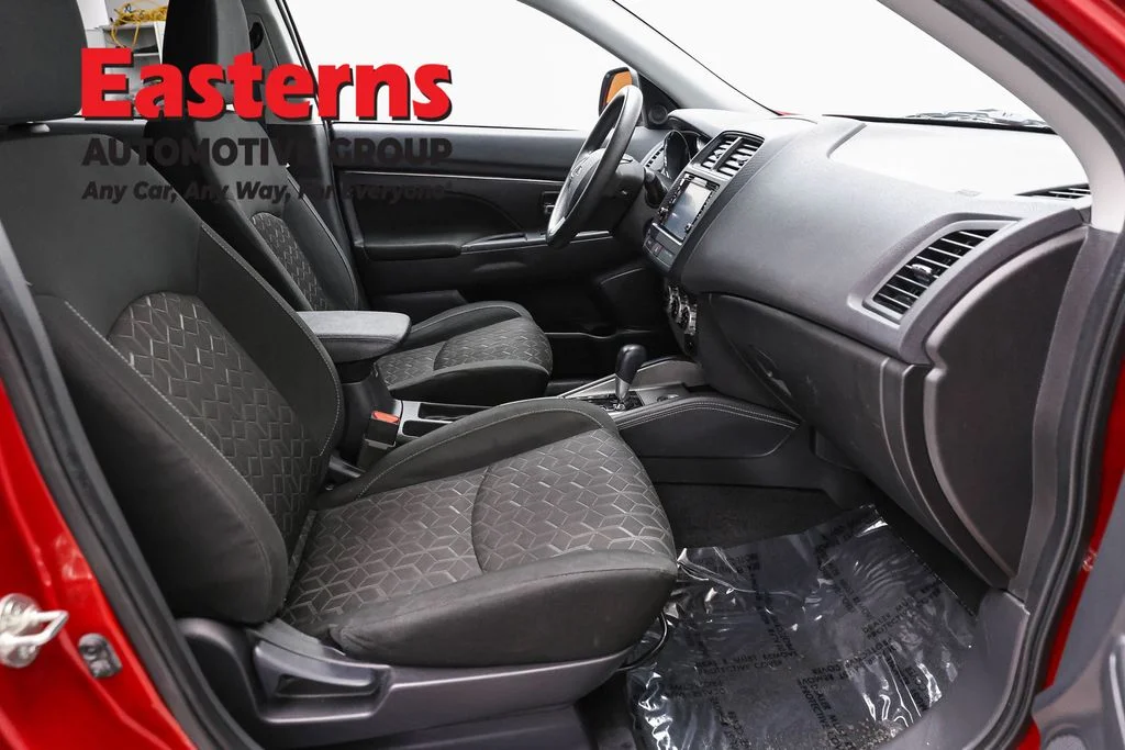 Used 2023 Red Mitsubishi 2.0 ES image 23