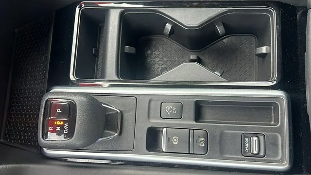 Used 2022 Brown Nissan SL image 26
