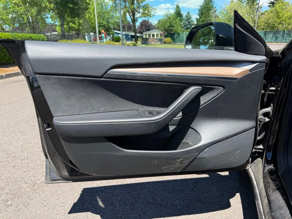 Used 2023 Solid Black Tesla Long Range image 15