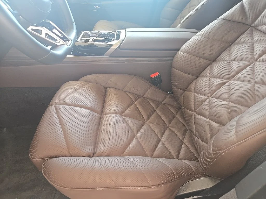 Used 2026 White BMW 740i xDrive image 7