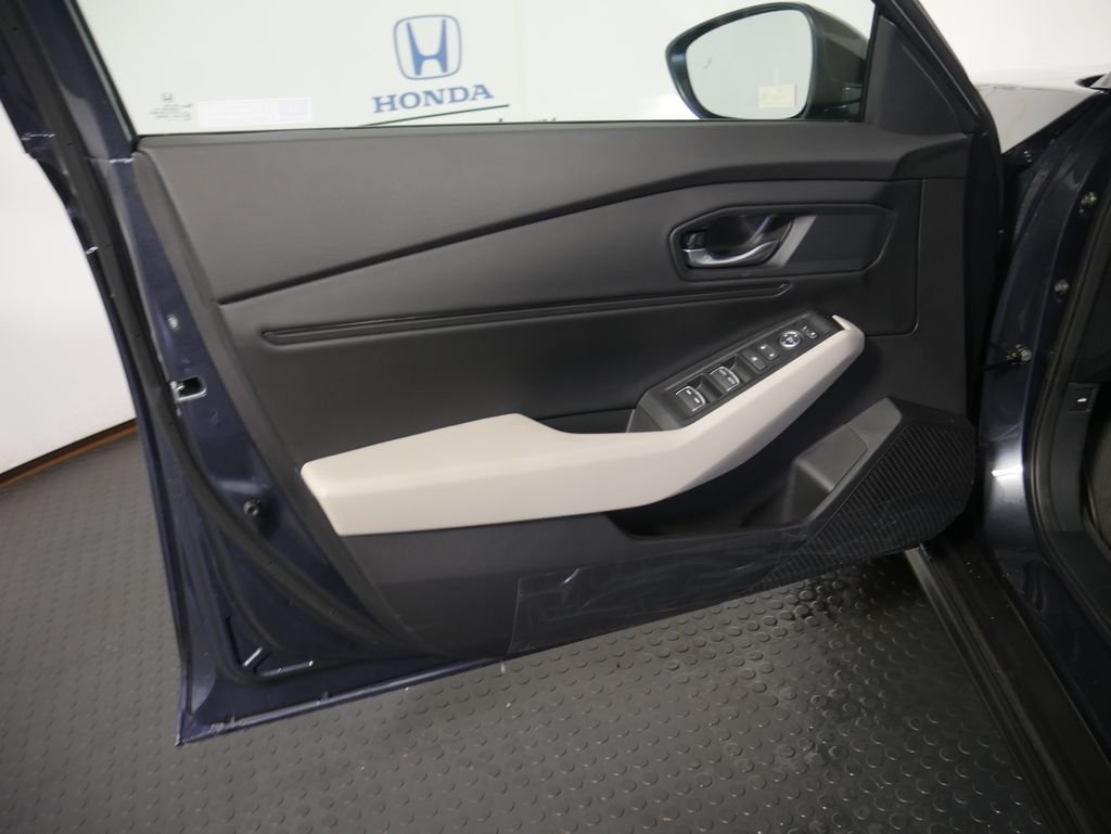 New 2026 Meteorite Gray Metallic Honda SE image 13