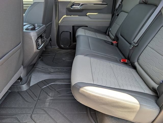 2026 Chevrolet Silverado 1500 ZR2 - Photo 17