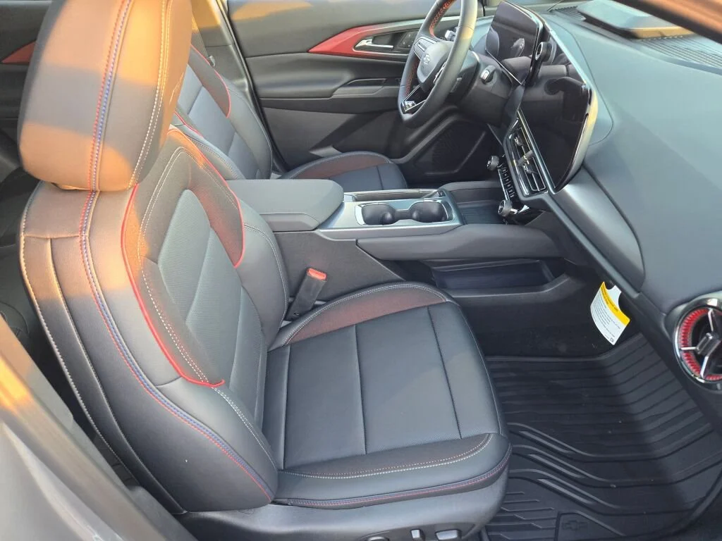 2025 Chevrolet Equinox EV RS - Photo 6