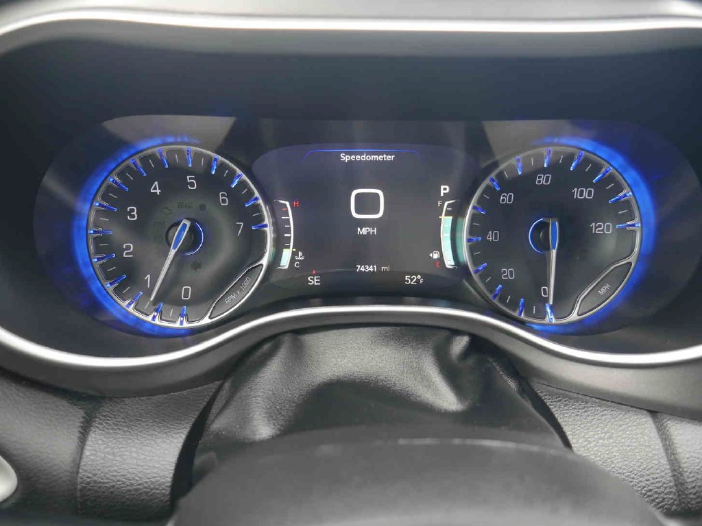 Used 2024 White Chrysler Touring L image 36