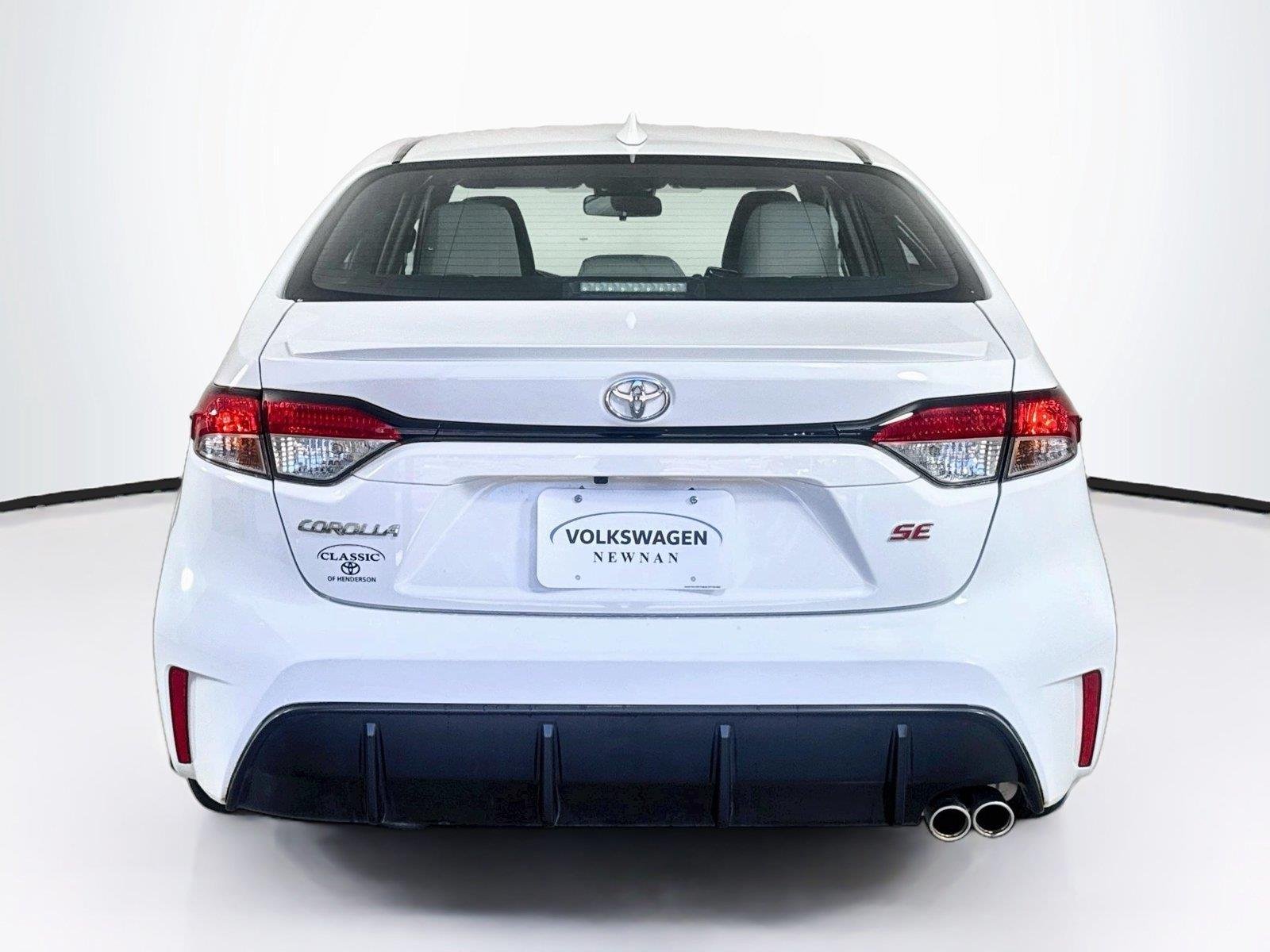 Used 2024 Ice Cap Toyota SE image 5