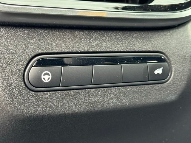 New 2027 2T RAD WHT INFINITI Sport AWD image 19