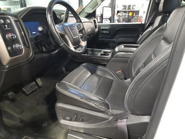 Used 2016 White GMC Denali image 15