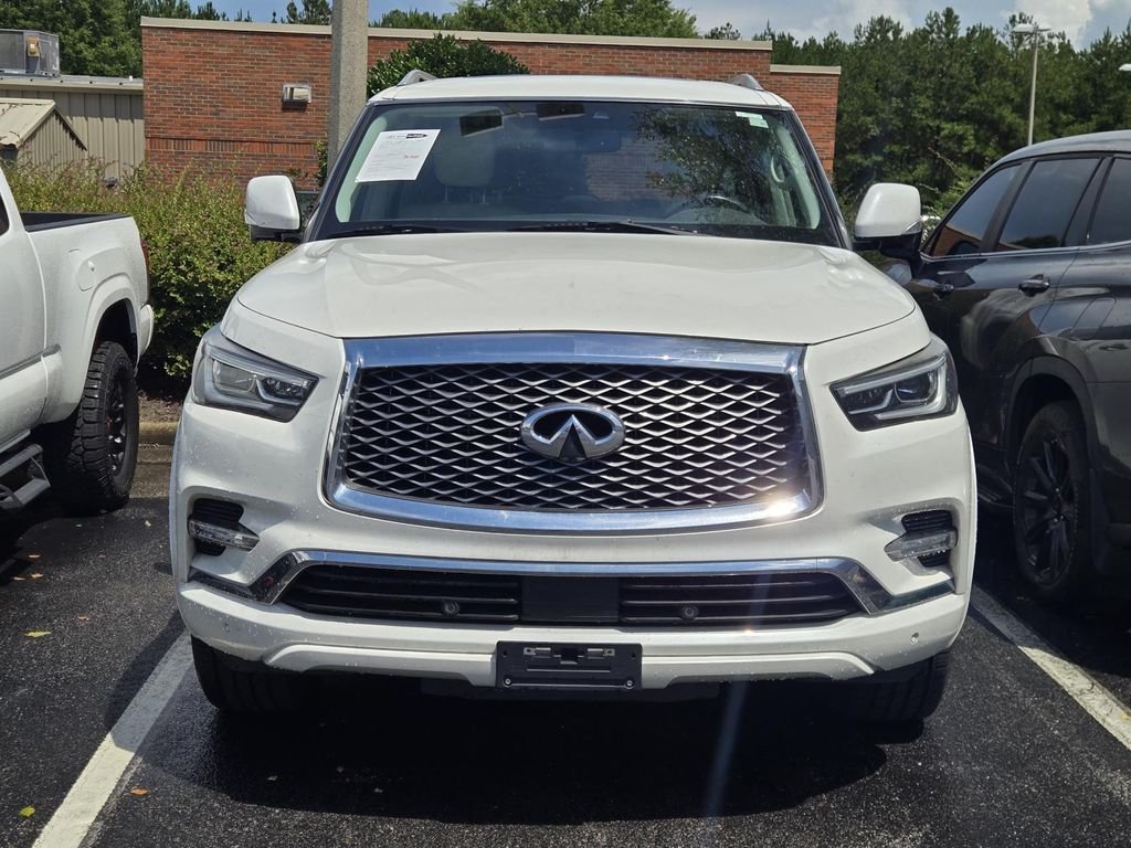 Used 2018 White INFINITI Base image 2