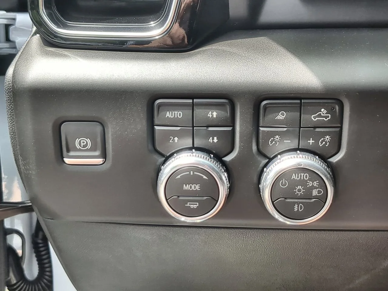 New 2026 Glacier White Tricoat GMC Denali Ultimate image 18