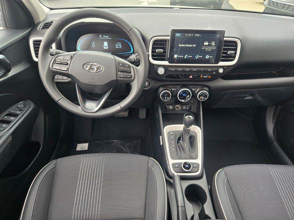 New 2026 Lunar Hyundai SEL w/Two-Tone Roof image 16