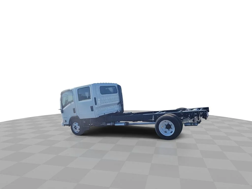 New 2025 Arc White Chevrolet 2WD Crew Cab 176" image 6