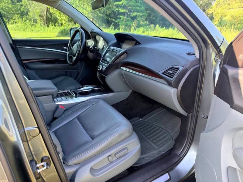 Used 2016 Gray Acura w/Tech w/AcuraWatch 4dr SUV w/Technology and AcuraWatch Plus Package image 17