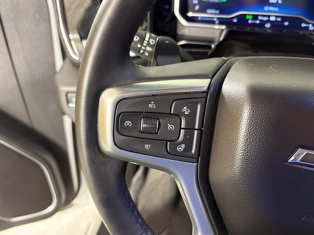 Used 2023 SUMMIT WHITE Chevrolet RST image 18