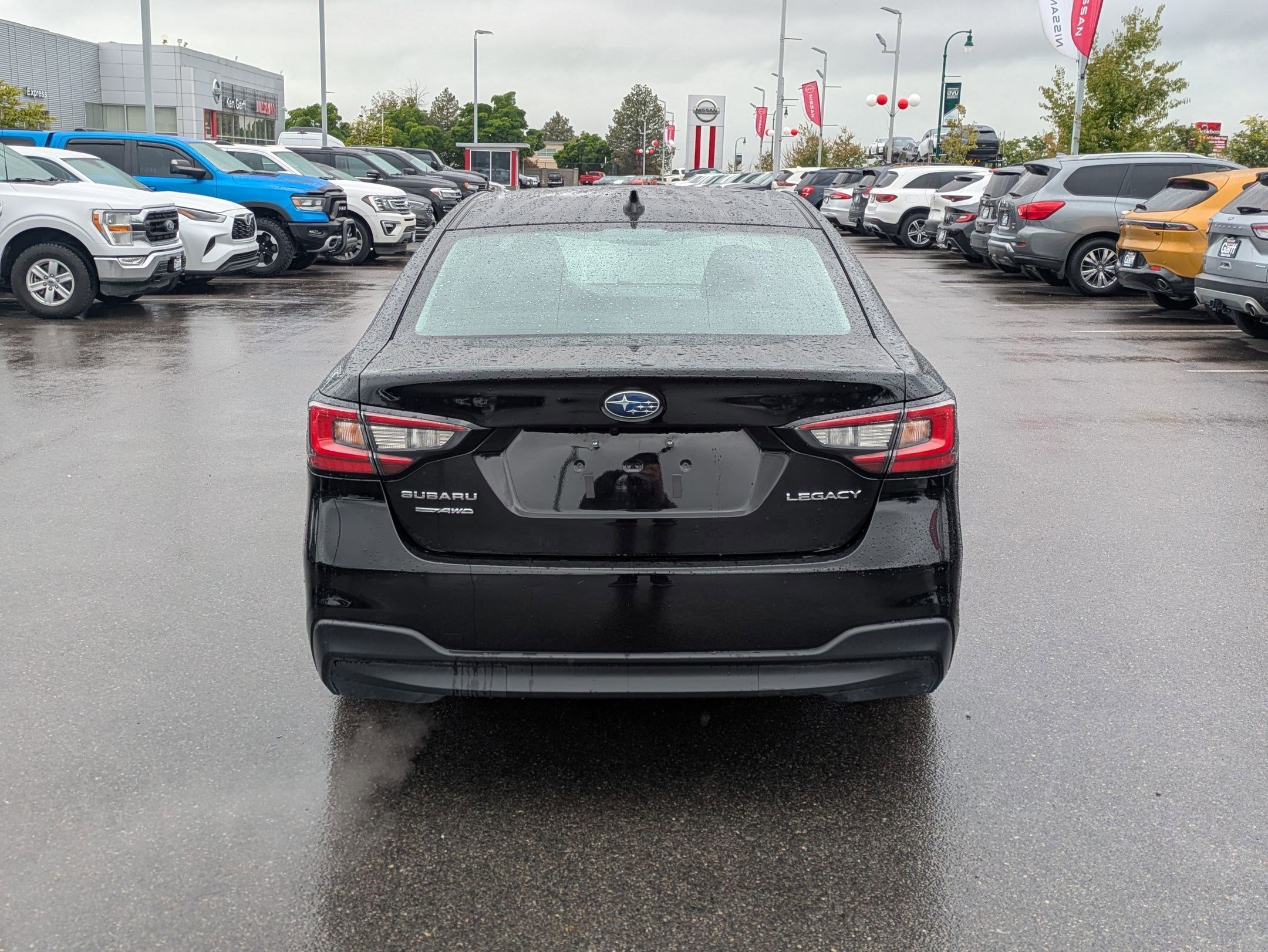 Used 2025 Crystal Black Silica Subaru Premium image 4