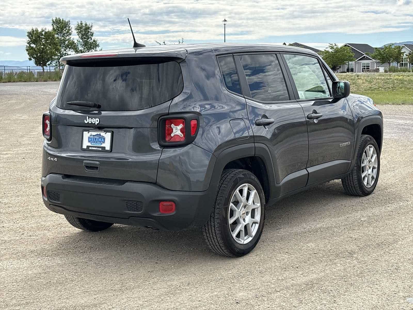 Used 2023 Graphite Gray Jeep Latitude image 18