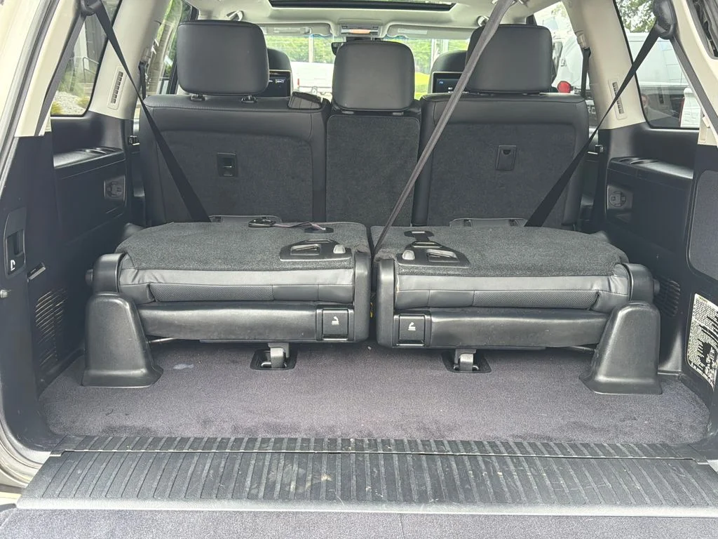 Used 2018 Blizzard Pearl Toyota  image 34
