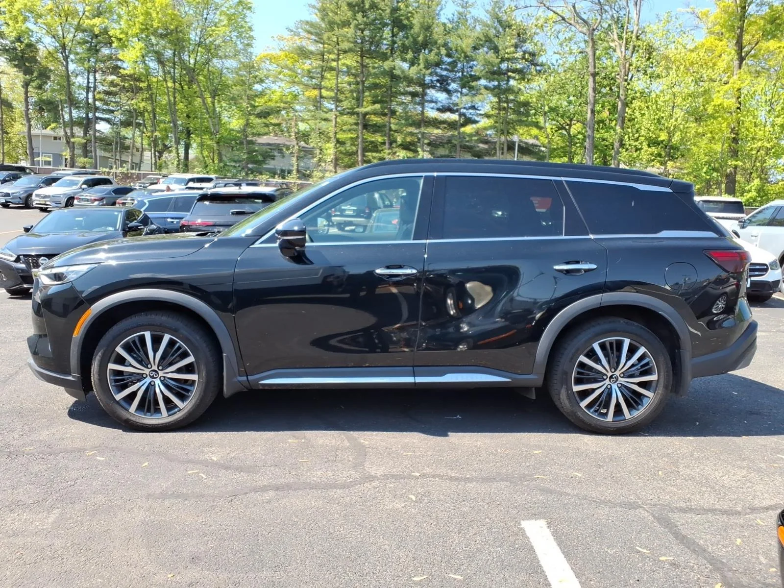 Certified Used 2023 Black INFINITI Autograph image 9