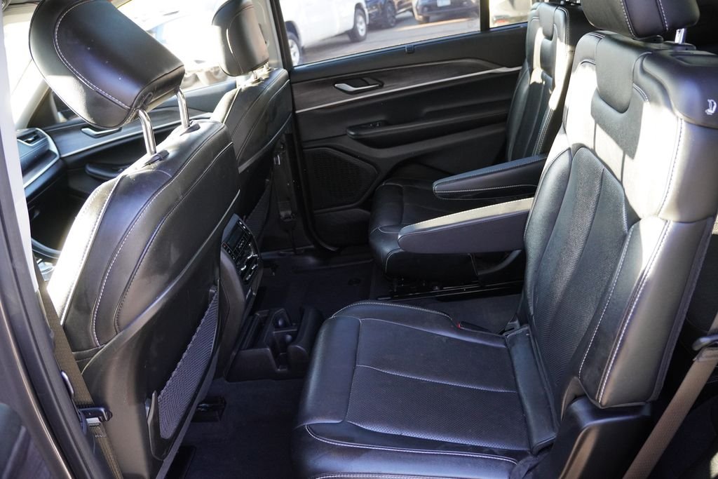 Used 2023 Baltic Gray Metallic Clearcoat Jeep Limited image 17