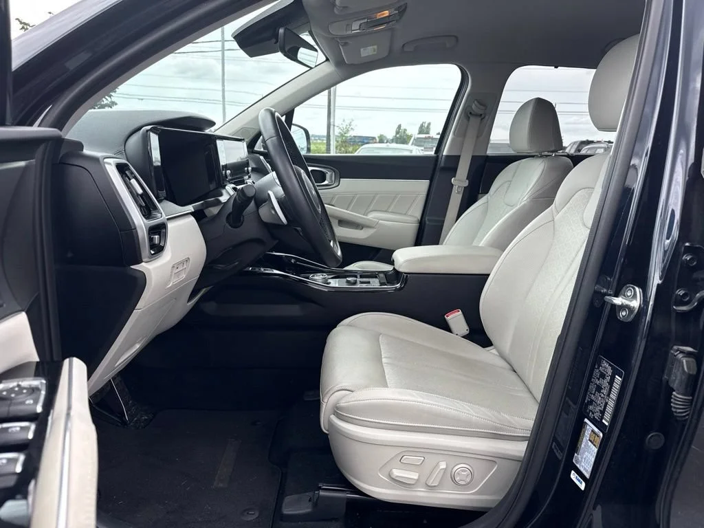Used 2023 Gravity Blue Kia SX Prestige image 9