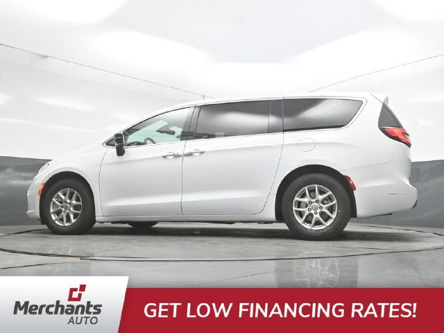 Used 2024 White Chrysler Touring L image 36