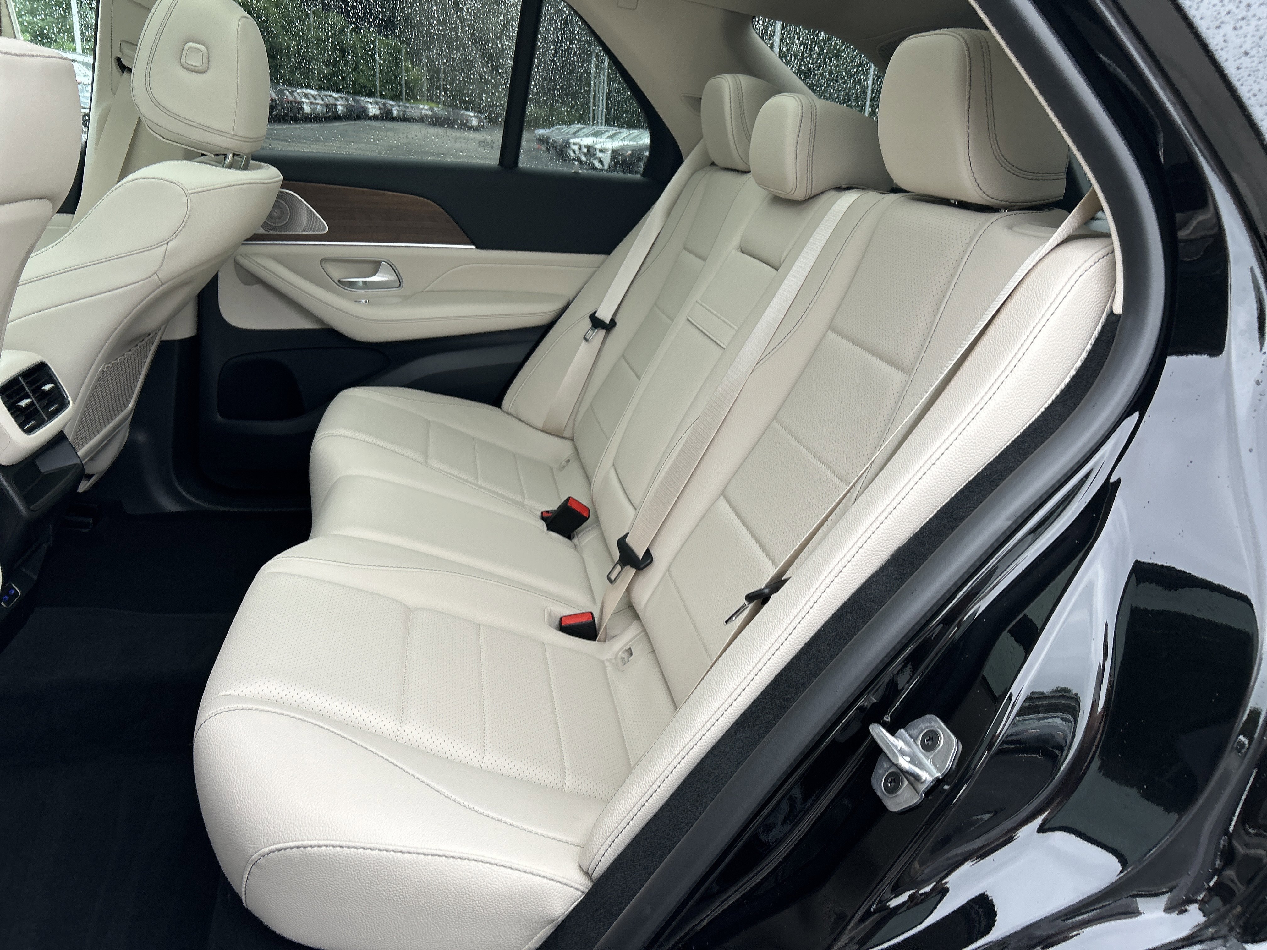 New 2026 Obsidian Black Metallic Mercedes-Benz GLE 450 4MATIC® SUV image 36