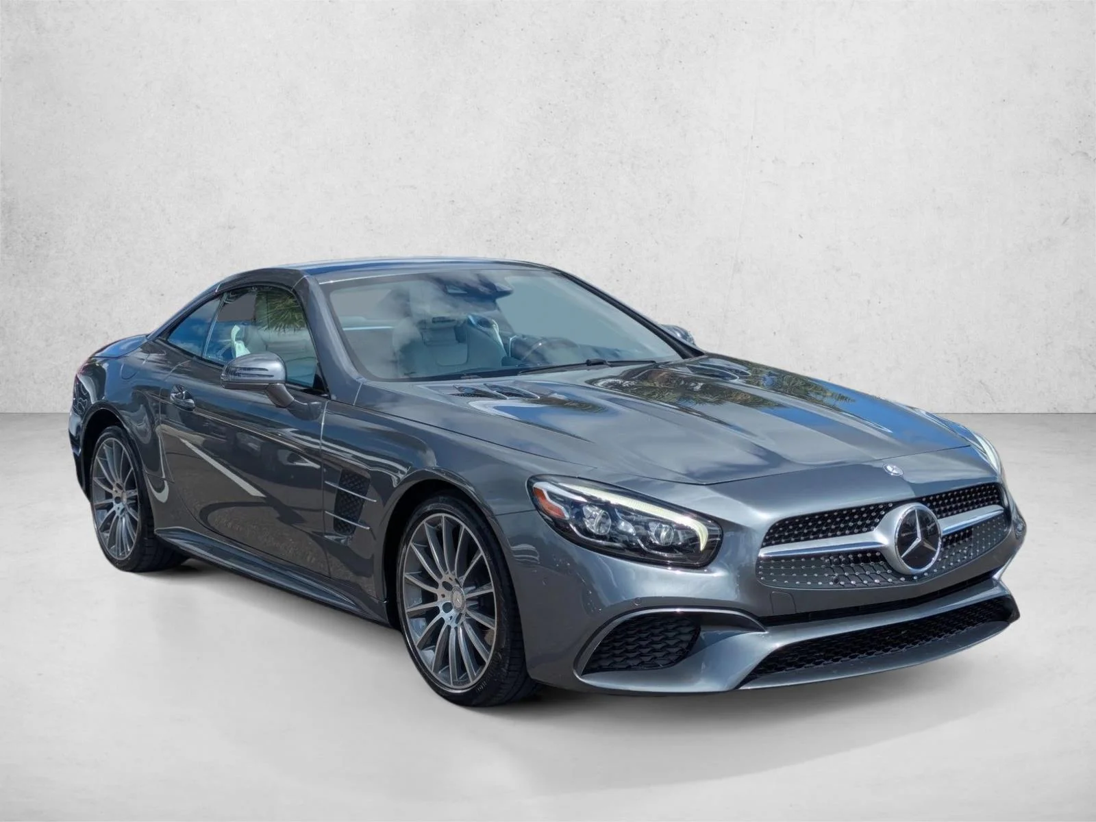 Used 2017 Selenite Grey Metallic Mercedes-Benz SL 450 image 3
