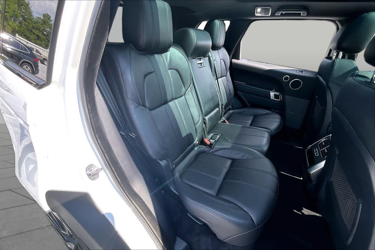 Used 2017 Fuji White Land Rover SE image 19