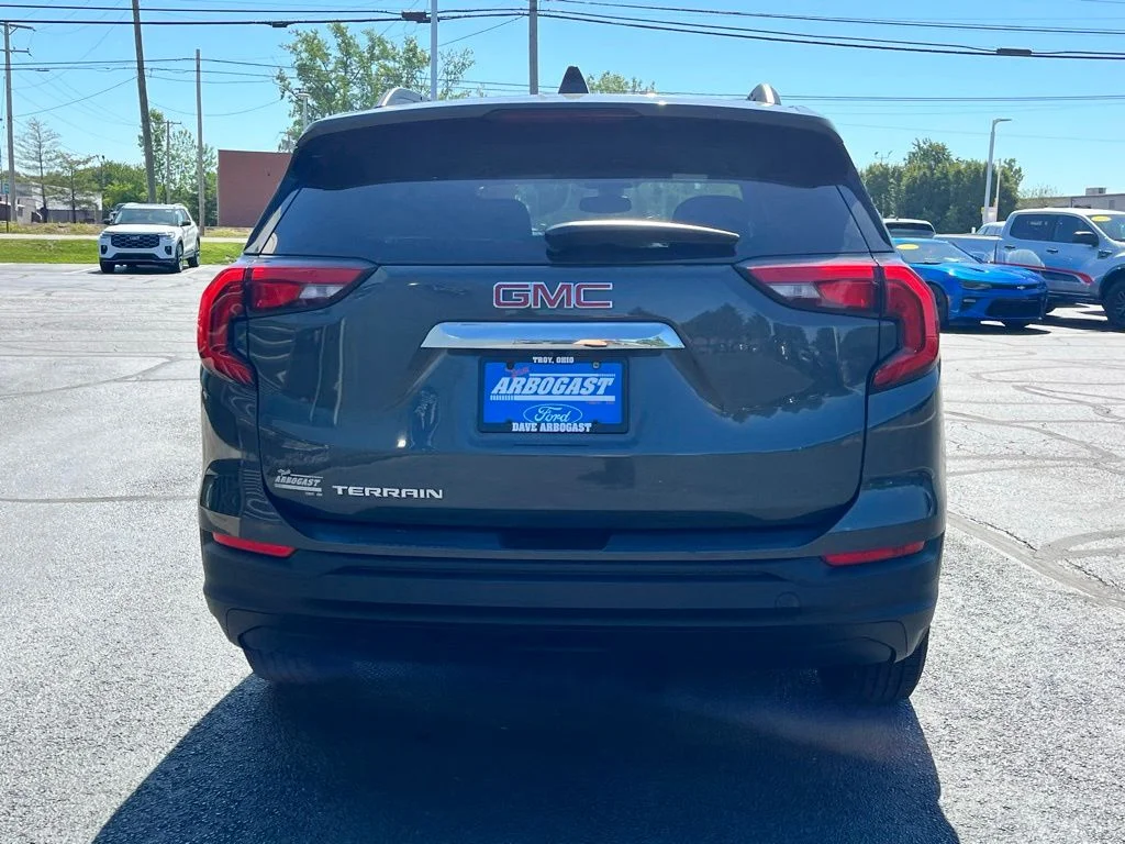 Used 2020 Gray GMC SLE image 6