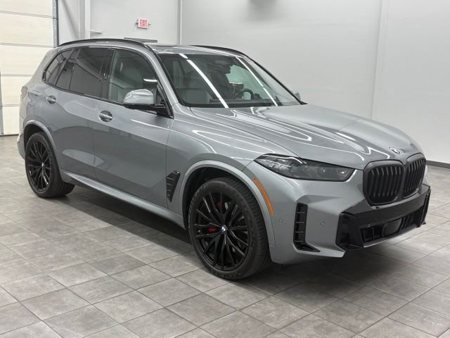 Used 2024 Gray BMW xDrive40i image 1