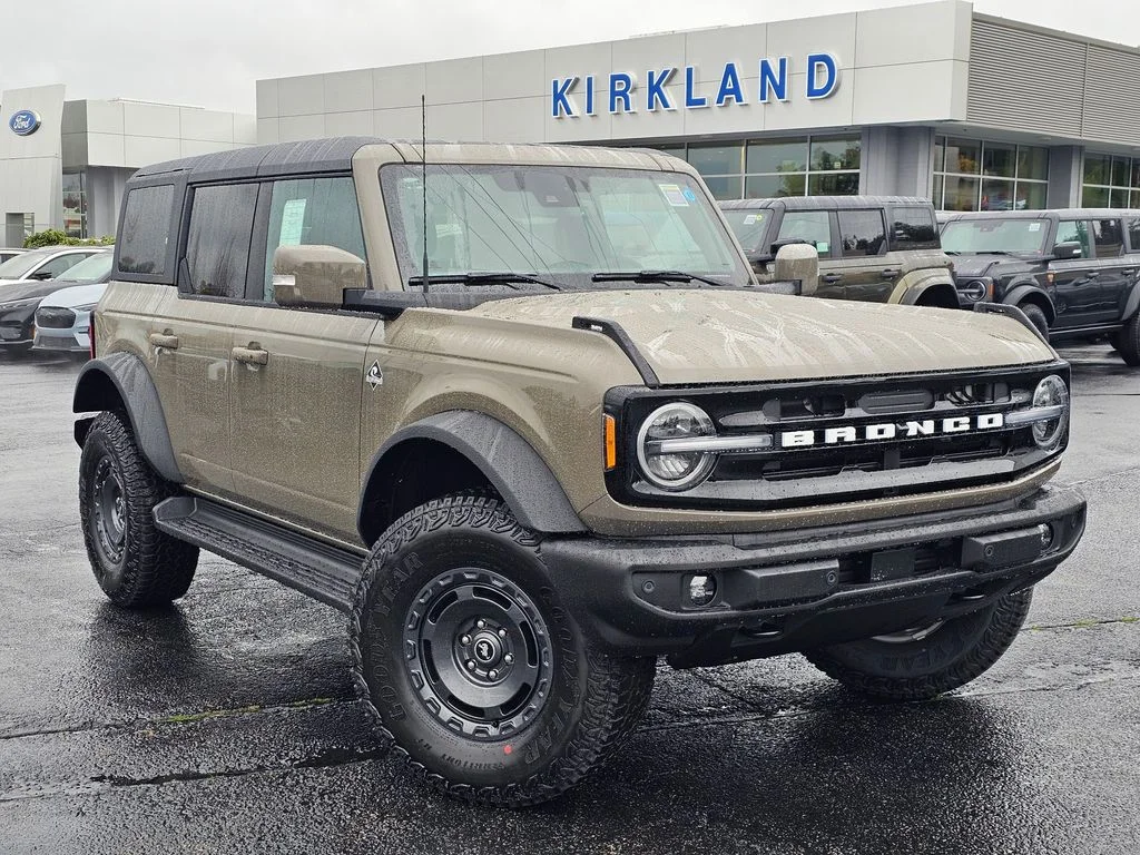 2025 Ford Bronco Outer Banks 4x4's photo