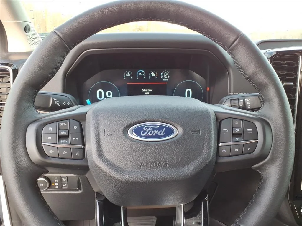 New 2025 Oxford White Ford LARIAT® image 17
