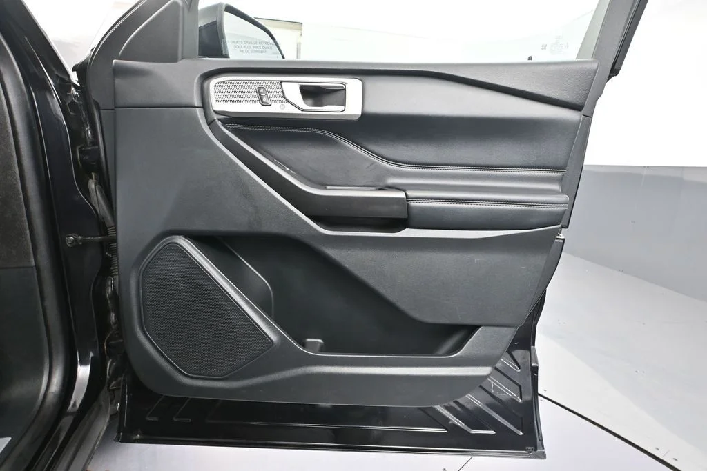 Used 2020 Black Ford Limited image 49