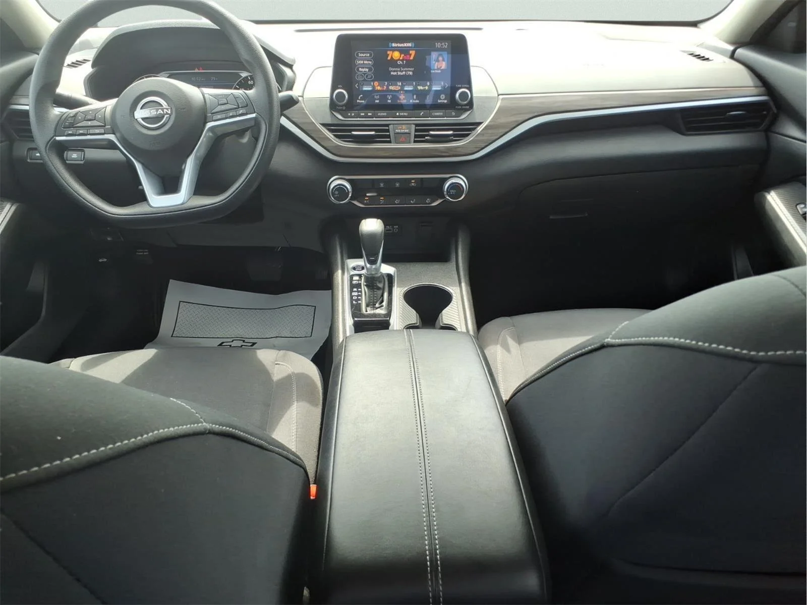 Used 2025 Super Black Nissan SV image 12