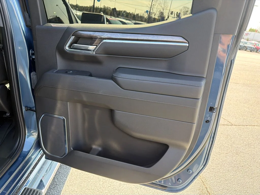 Used 2024 Blue Chevrolet LTZ image 16
